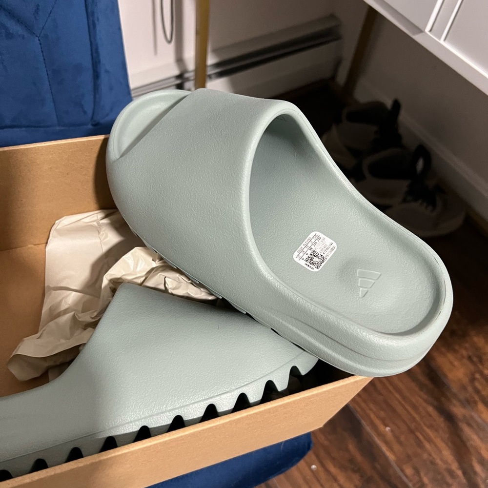 Adidas YZY Slide in Salt
